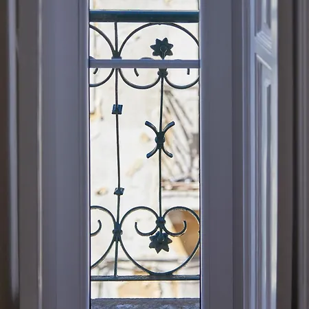 Elegant Santana Lisboa