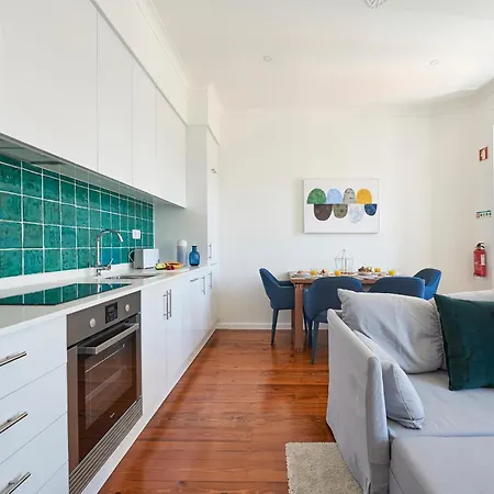 Elegant Santana Lissabon